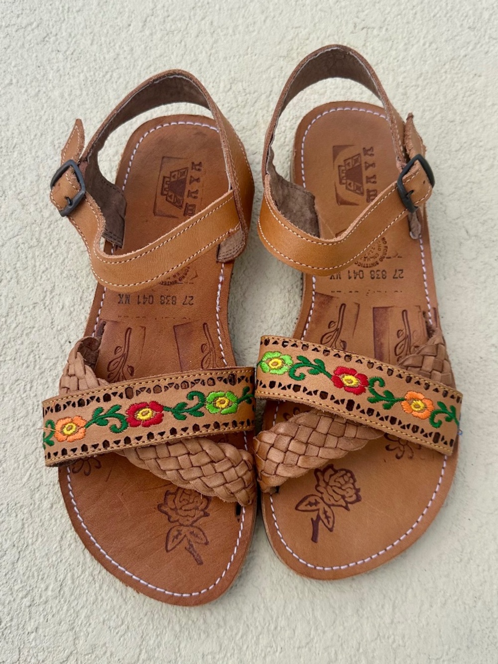 Mora Tierra Huaraches Handmade Embroidered Mexican Leather Sandals, Size 9